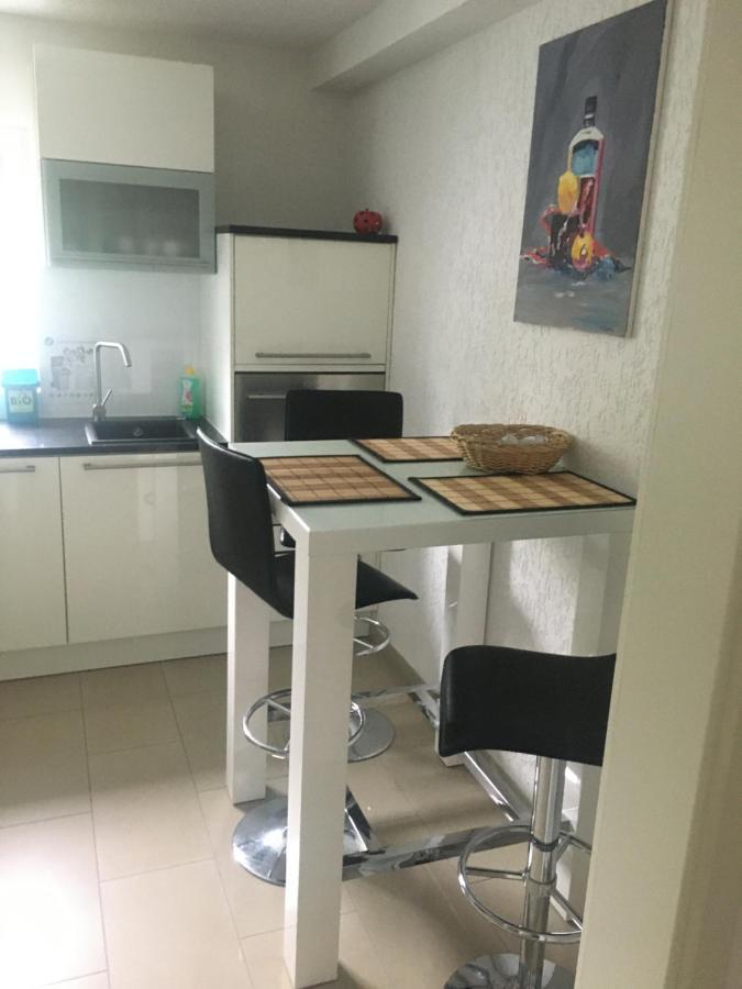 Apartment Ρόιτλινγκεν Εξωτερικό φωτογραφία